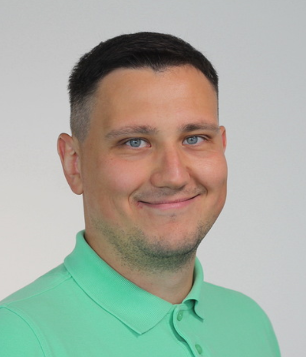 Line graph of iOS ROAS trends post-ATT launch in 2021, showing early adapters vs laggards